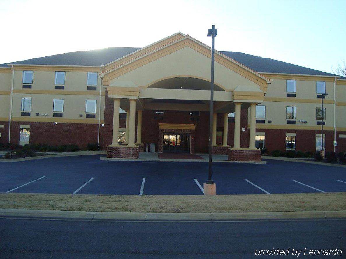Ambassador Inn & Suites Tuscaloosa Bagian luar foto