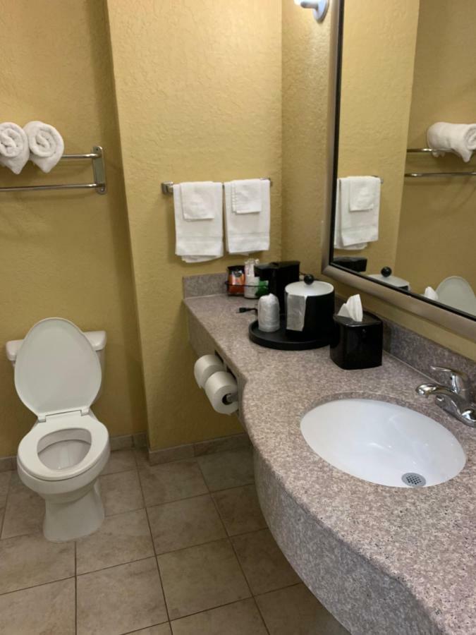 Ambassador Inn & Suites Tuscaloosa Bagian luar foto